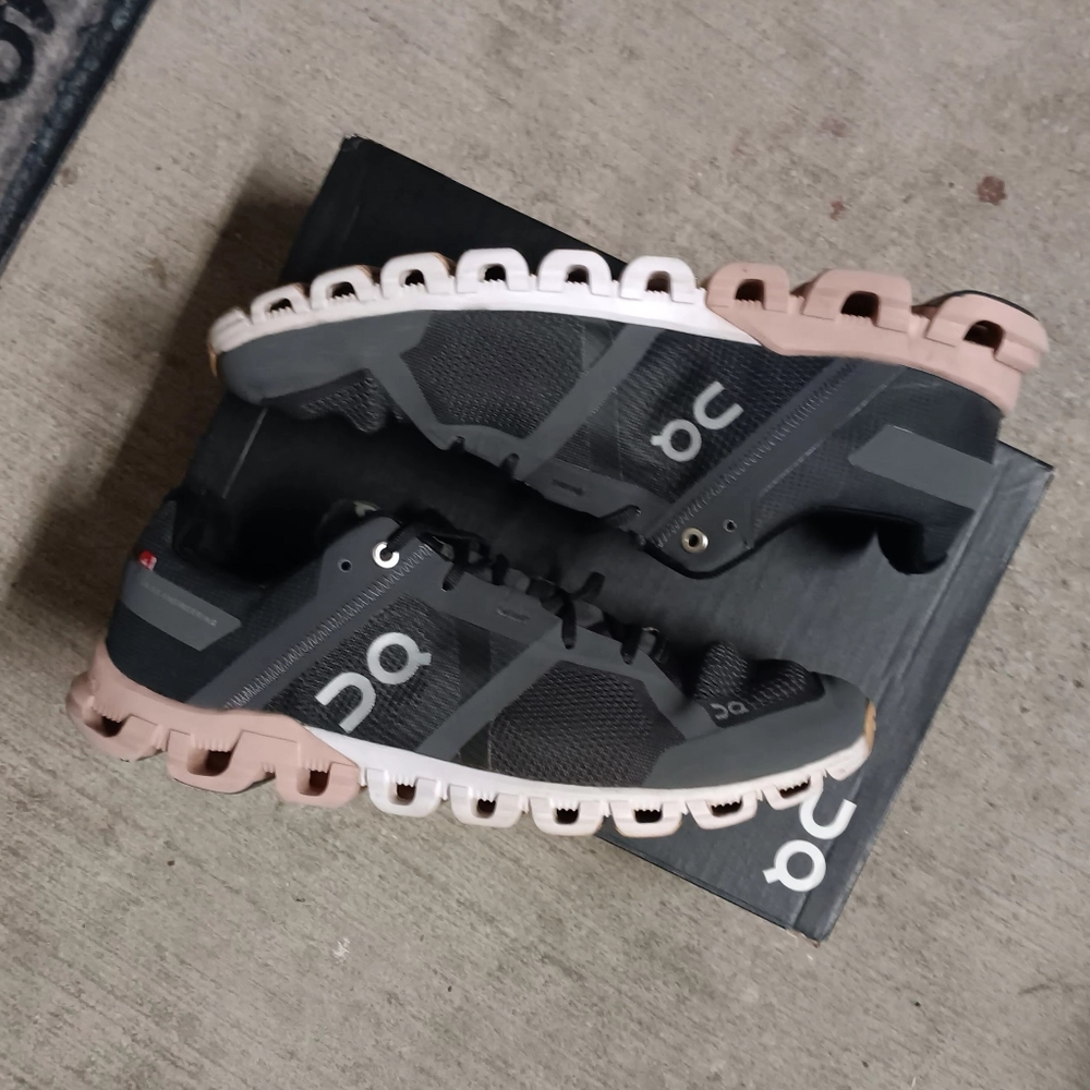 On Cloudflow Wmns Running Shoes 'Rock Rose' Sz.10 - Picture 2 of 11